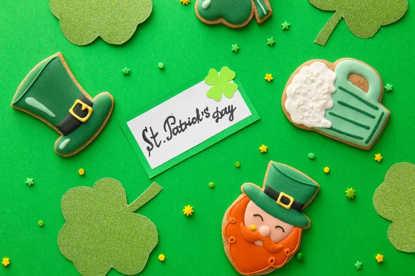 Composition Tasty Gingerbread Cookies Patrick Day Celebration Green Background — Stock Photo, Image