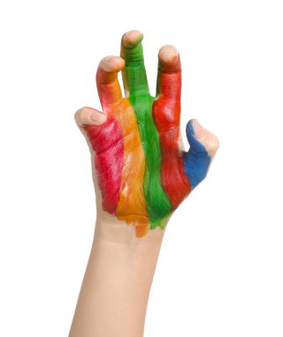 Çocuğun elinde beyaz zemin üzerine boya