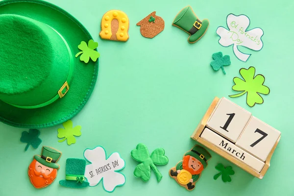 Frame Made Tasty Gingerbread Cookies Patrick Day Celebration Color Background — Stock Photo, Image