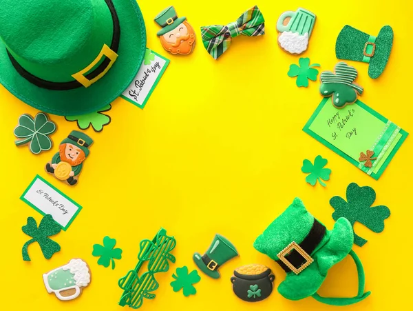 Frame Made Tasty Gingerbread Cookies Patrick Day Celebration Yellow Background — Stock Photo, Image
