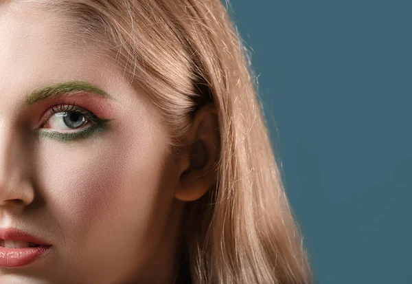 Beautiful Girl Unusual Eyebrows Color Background Closeup — Stock Photo, Image