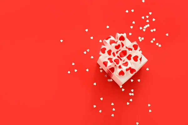 Красивая Подарочная Коробка Красном Фоне День Святого Валентина — стоковое фото