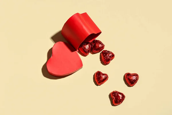 Box Heart Shaped Candies Beige Background Valentine Day — Stock Photo, Image