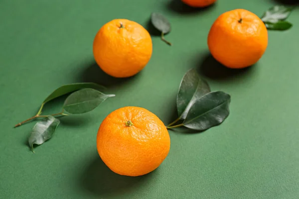 Ripe Tangerines Leaves Green Background Closeup — Stock Photo, Image