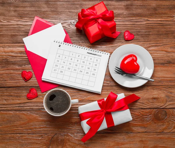 Calendario Con Taza Café Sobre Regalos Postre Corazones Sobre Fondo — Foto de Stock