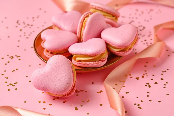 Plate Tasty Heart Shaped Macaroons Confetti Pink Background Closeup — Stock Photo, Image