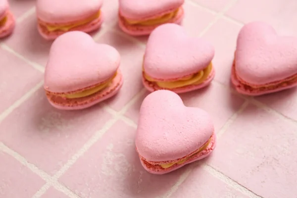 Tasty Heart Shaped Macaroons Pink Background Closeup — Stock Photo, Image