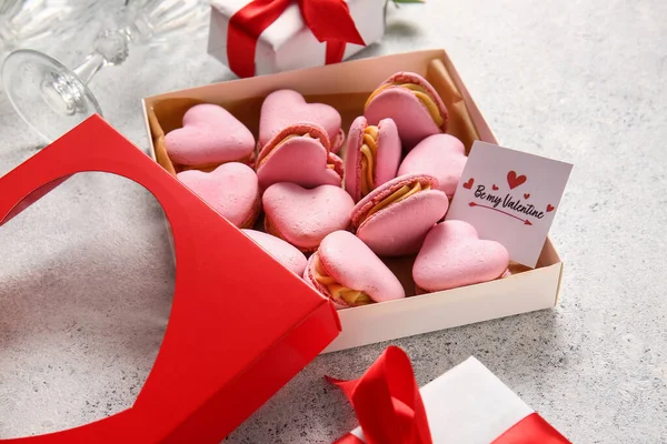 Box Tasty Heart Shaped Macaroons Greeting Card Light Background — Stock Photo, Image