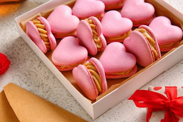 Box Tasty Heart Shaped Macaroons Light Background Closeup — Stock Photo, Image