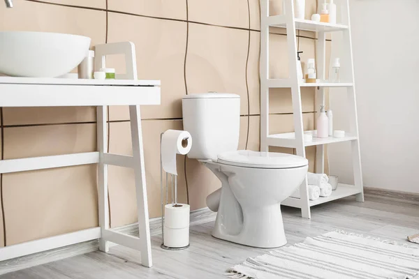 Interior Dari Kamar Kecil Modern Dengan Toilet Mangkuk — Stok Foto