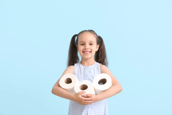 Fetiță Amuzantă Cozi Ponei Care Dețin Role Hârtie Igienică Fundal — Fotografie, imagine de stoc