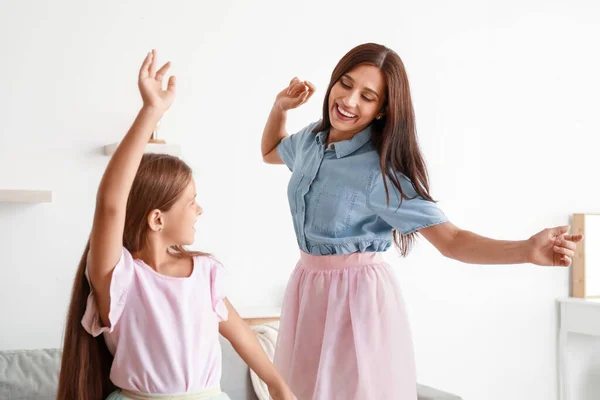 Happy Woman Her Daughter Dancing Home — Stock Photo, Image