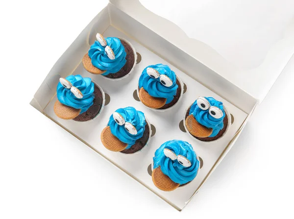 Caixa Com Cupcakes Engraçados Saborosos Para Celebração Halloween Fundo Branco — Fotografia de Stock