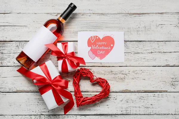 Composition Avec Bouteille Vin Cadeaux Pour Saint Valentin Sur Fond — Photo