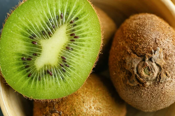 Fresh Juicy Kiwi Bowl Closeup — Stock Photo, Image