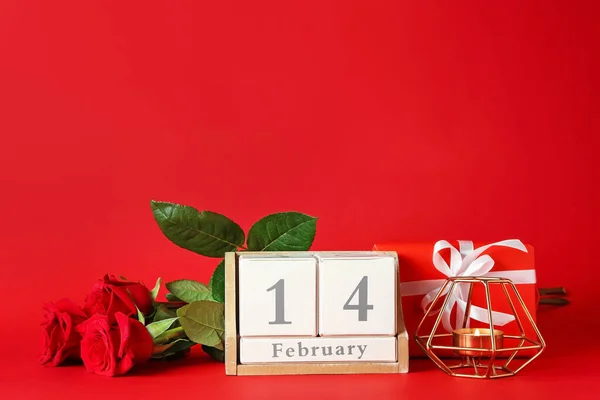 Sevgililer Günü Renk Arkaplanındaki Güzel Kompozisyon — Stok fotoğraf