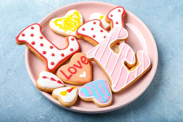 Placa Com Palavra Amor Feita Cookies Sobre Fundo Azul — Fotografia de Stock