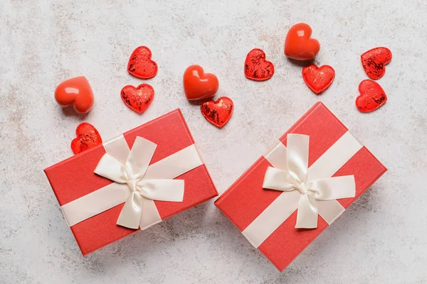Gifts Valentine Day Hearts Light Grunge Background — Stock Photo, Image