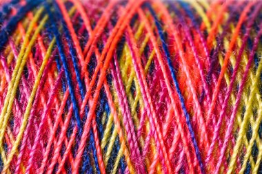 arka plan olarak renkli dikiş ipliği
