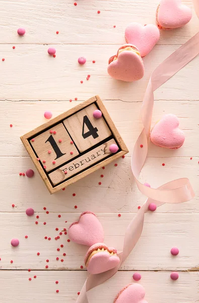 Calendrier Avec Date Saint Valentin Macarons Savoureux Forme Coeur Sur — Photo