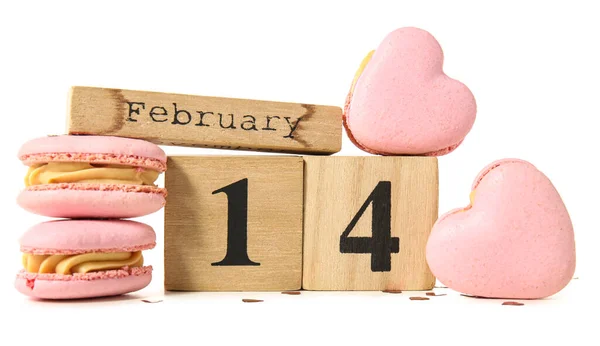 Calendário Com Data Dia Dos Namorados Saborosos Macaroons Forma Coração — Fotografia de Stock