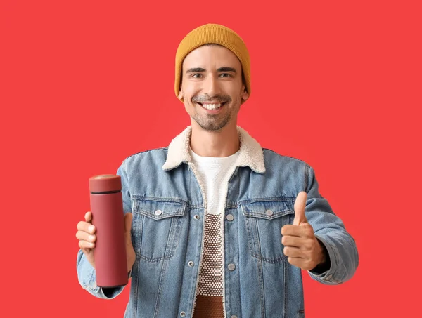 Handsome Man Thermos Showing Thumb Color Background — Stock Photo, Image