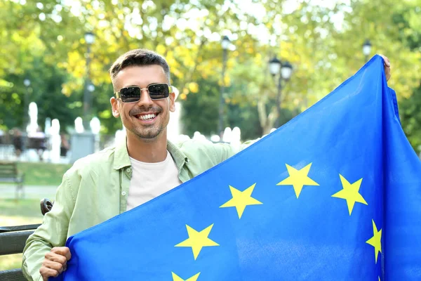 Jeune Homme Avec Drapeau Union Européenne Dans Parc — Photo