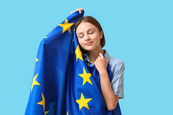 Belle Jeune Femme Avec Drapeau Union Européenne Sur Fond Bleu — Photo