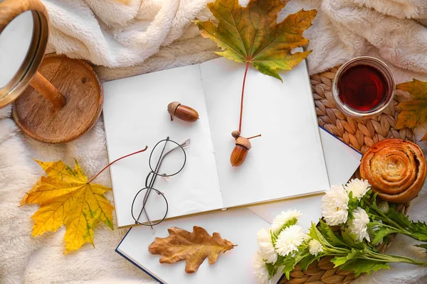 Books Eyeglasses Cup Tea Autumn Decor Plaid — Stock Photo, Image