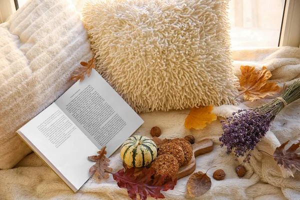 Kniha Sušenky Podzimní Výzdoba Parapetu — Stock fotografie