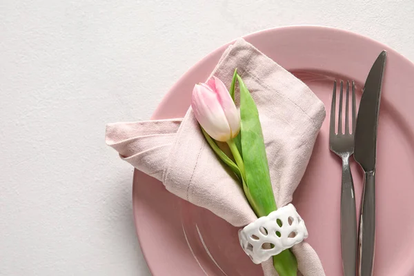 Stylish Table Setting Tulip Flower Light Background — Stock Photo, Image