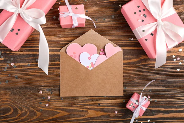 Envelope Paper Hearts Gifts Valentine Day — Stock Photo, Image