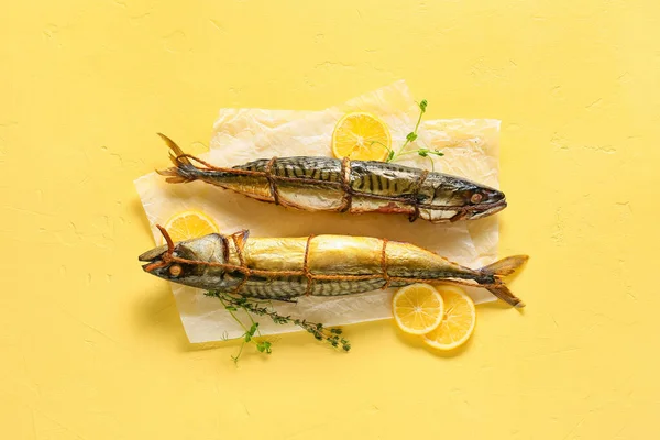 Smoked Mackerel Fishes Yellow Background — Stock Photo, Image