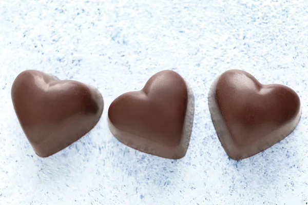 Doces Chocolate Saborosos Forma Coração Fundo Branco Vista Superior — Fotografia de Stock