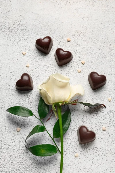 Rose Flower Chocolate Candies Shape Hearts Light Background Closeup — Stock Photo, Image