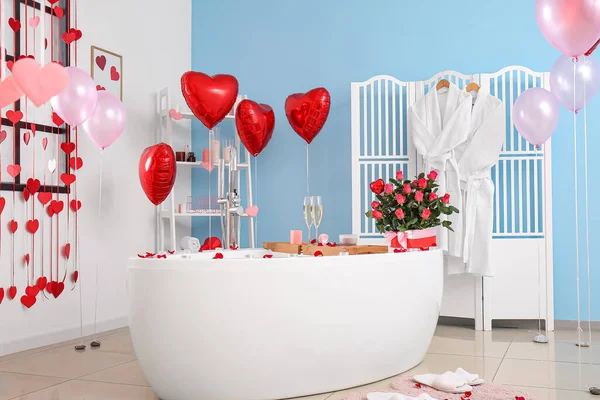 Interno Bella Camera Con Vasca Bagno Rose Arredamento San Valentino — Foto Stock