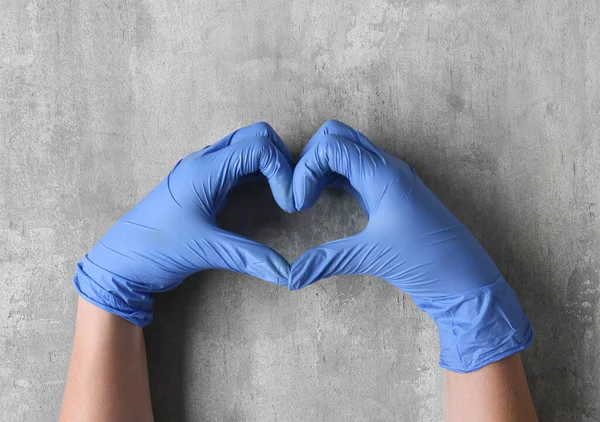 Doctor Showing Heart Symbol Grunge Background Closeup Donation Concept — Stock Photo, Image