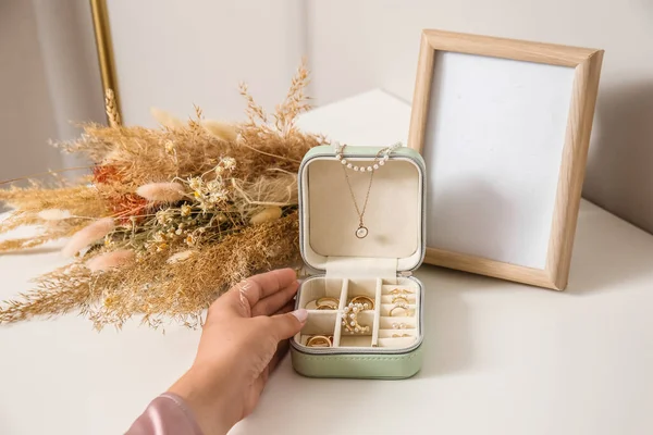 Female Hand Opened Jewelry Box White Table — Stock Photo, Image