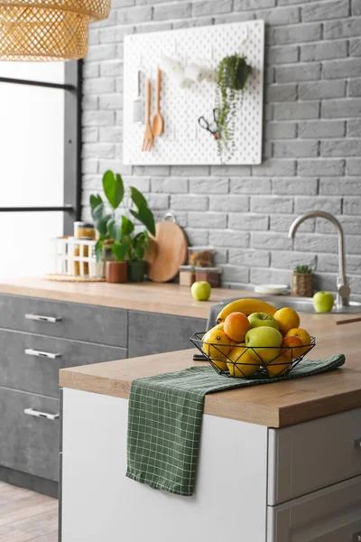 Fruit Basket Table Modern Kitchen — Stock Photo, Image