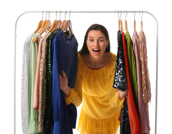 Mujer Emocional Rack Con Diferentes Vestidos Sobre Fondo Blanco — Foto de Stock