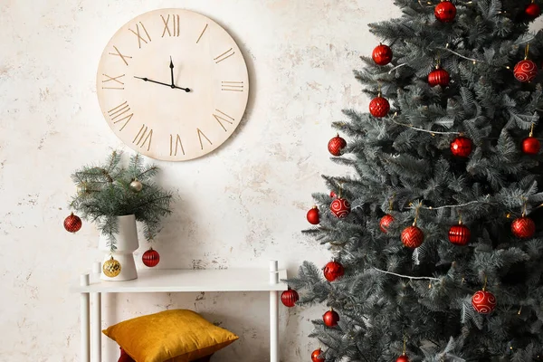 Stylish Interior Christmas Tree Wooden Clock Light Wall — Stock Photo, Image