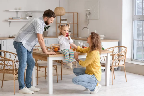 Happy Young Family Kitchen Home — Stock Photo, Image