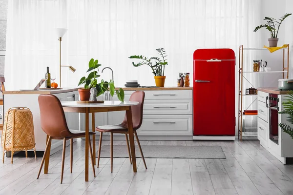 Interior Modern Kitchen Stylish Refrigerator Dining Table — Stock Photo, Image