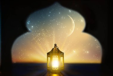 Gece parlayan güzel Müslüman lambası. Ramazan kutlaması