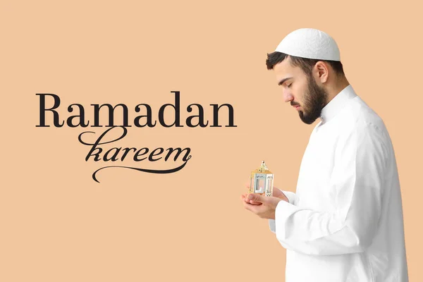 Imádkozó Muszlim Férfi Lámpa Színes Háttér Ramadán Ünnep — Stock Fotó