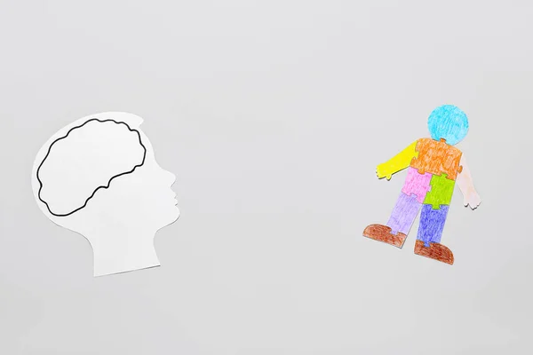 Cabeça Papel Figura Humana Colorida Fundo Claro Conceito Transtorno Autista — Fotografia de Stock