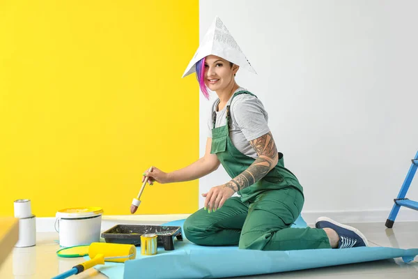 Female Painter Brush Sitting Color Wall — Stock Photo, Image