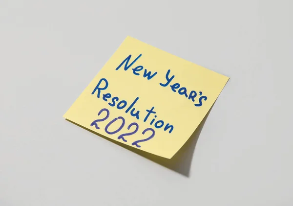 Notă Adezivă Text Rezoluția Anului Nou 2022 Fundal Gri — Fotografie, imagine de stoc