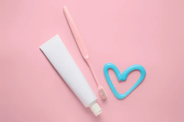 Heart Made Toothpaste Tube Brush Pink Background — Stock Photo, Image