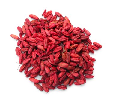 Beyaz arka planda kurumuş böğürtlen yığını